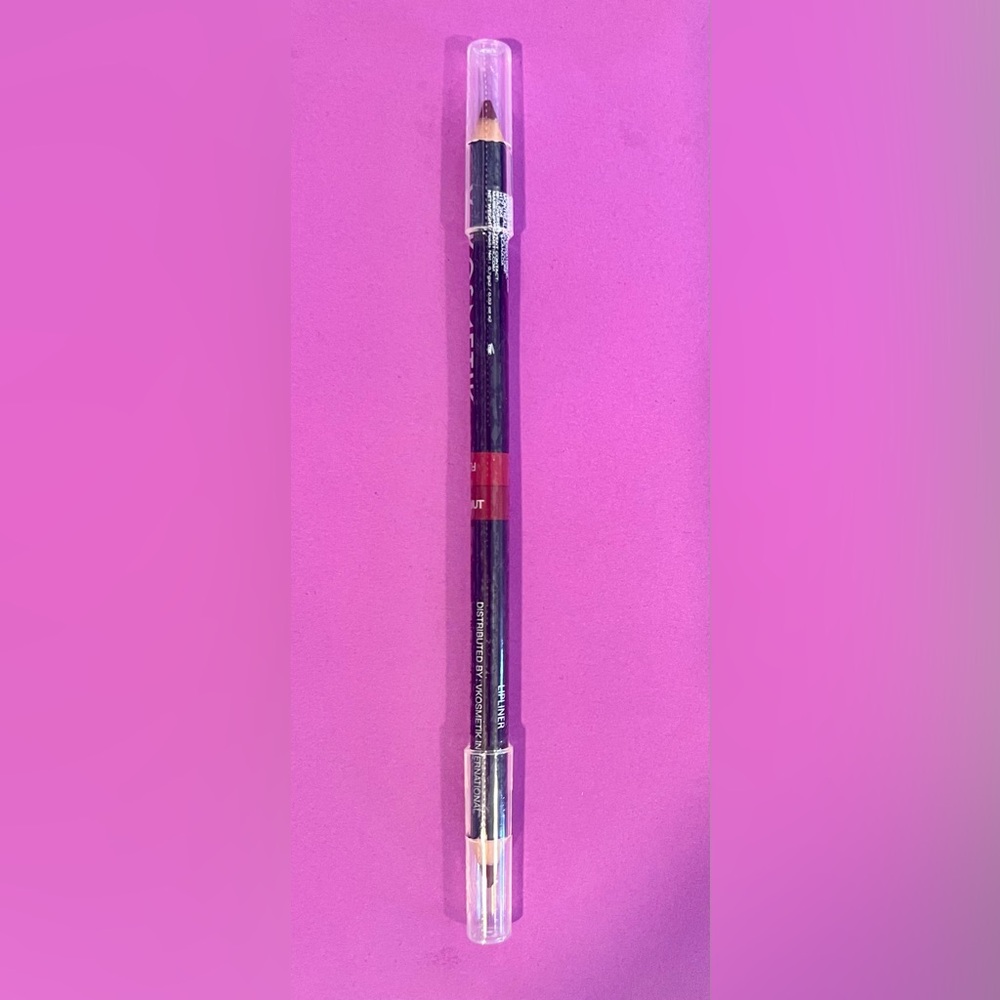 New, Dual color, cosmetic lip, liner, pencil. Colors Flame and Chestnut. NWOT